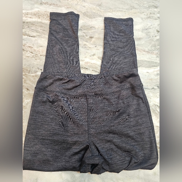 Danskin Now Gray Cropped Leggings L/G | Mesh Detail Workout Pants - Picture 2 of 6